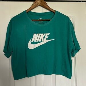 Women’s Nike Crop Top